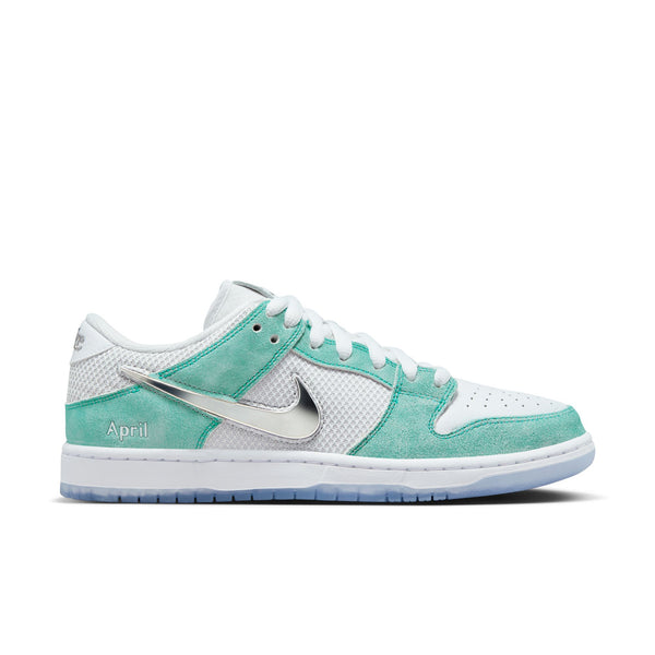 Nike dunk low hot sale premium sb qs