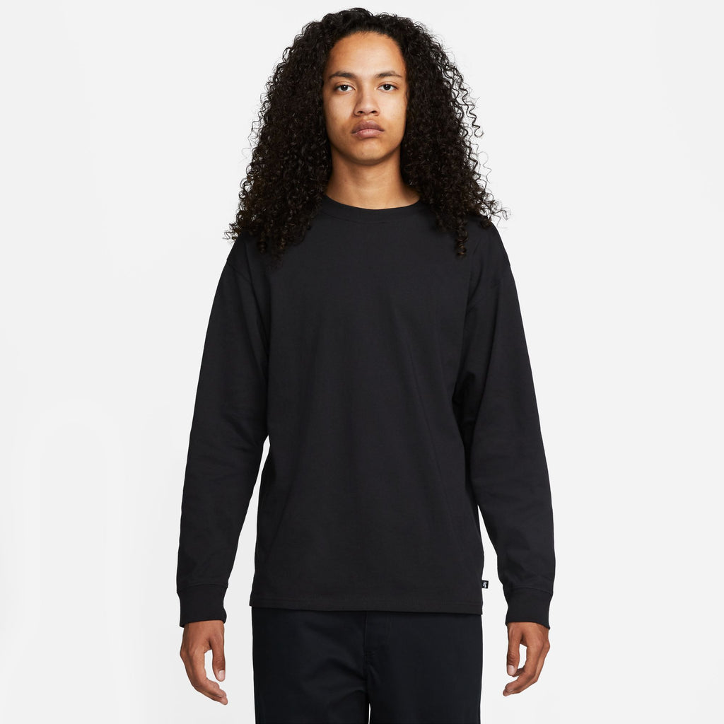 Nike SB L/S T-Shirt Essentials Black front view on model