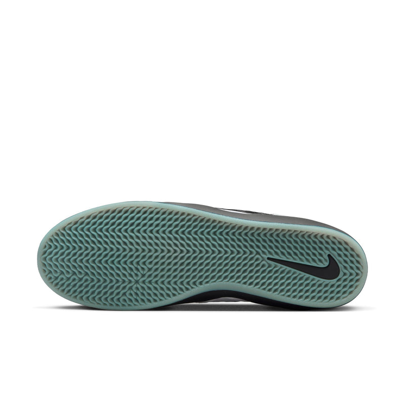Nike SB Ishod Premium White/Black sole view