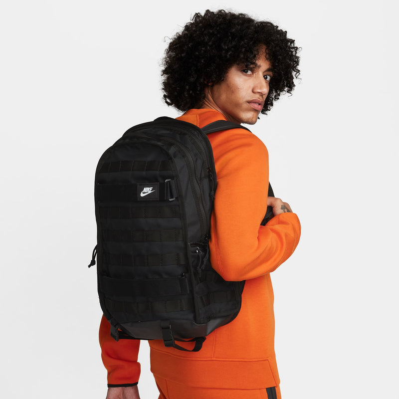 Nike SB Backpack RPM 2.0 Black White view on model