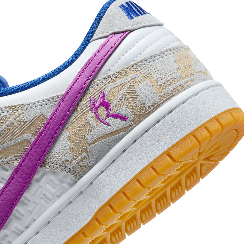 Nike SB Dunk Low Premium "Rayssa Leal" Pure Platinum/Deep Royal Blue heel detail