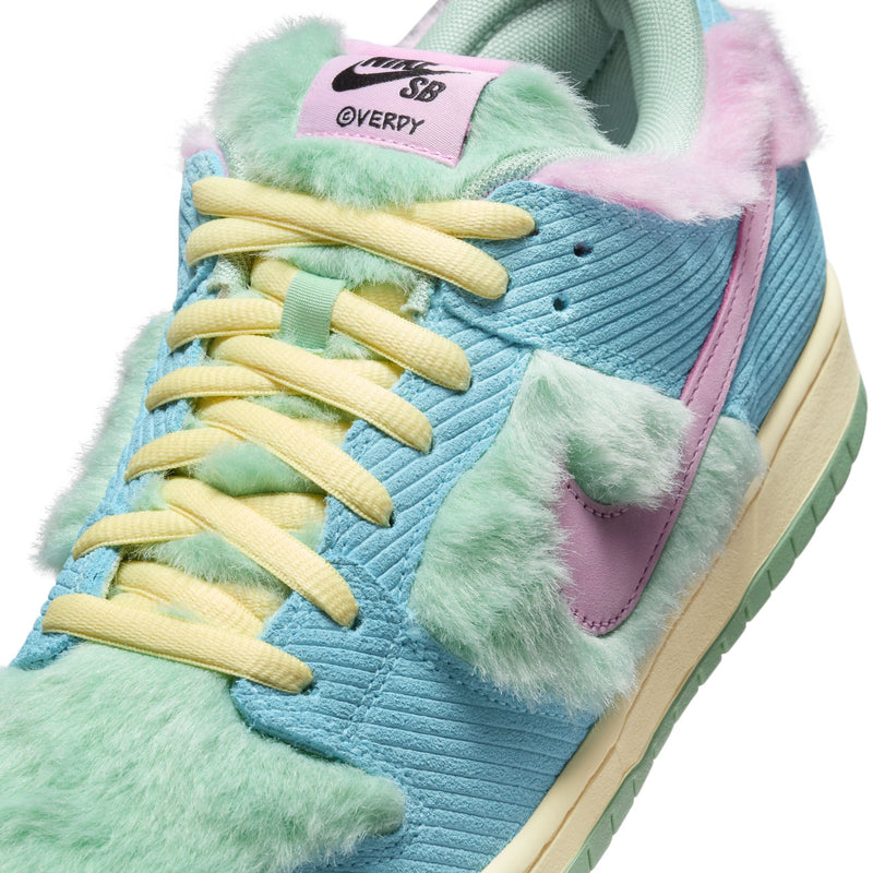 Nike SB Dunk Low Pro QS Verdy Visty swoosh detail