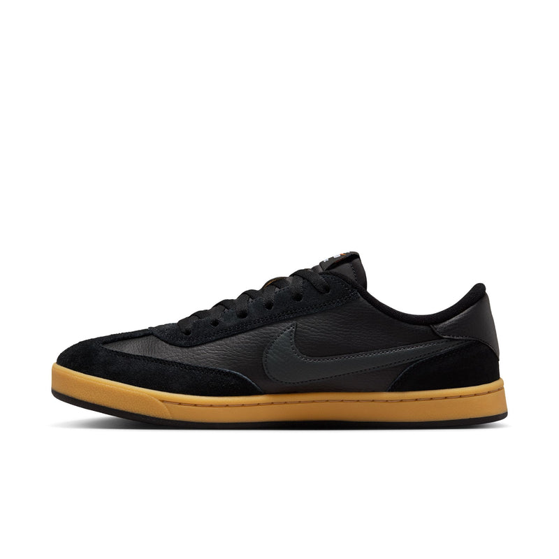 Nike SB FC Classic Black/Anthracite-Black-Vivid Orange in step view