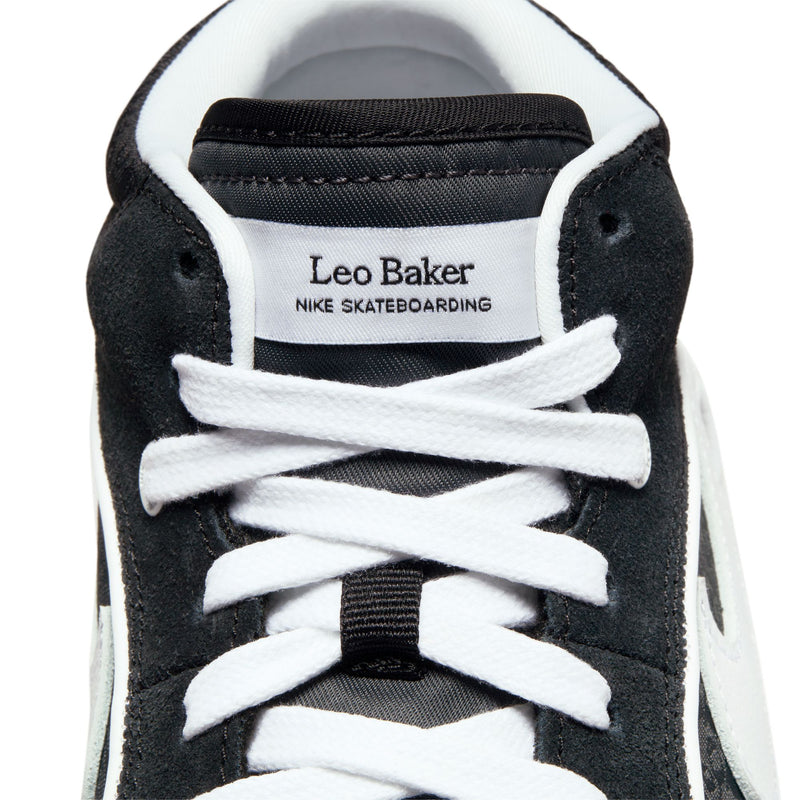 Nike SB React Leo Black/White-Black-Gum Light Brown tongue detail