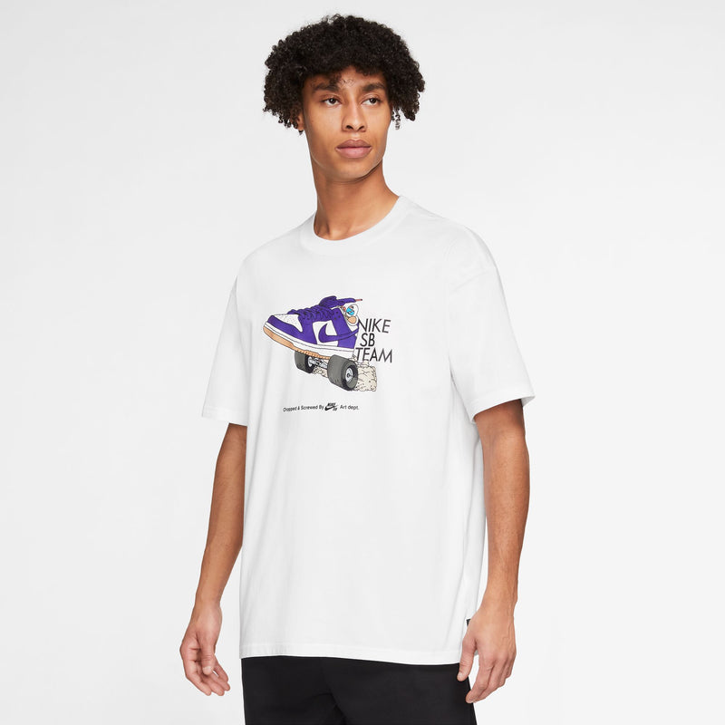 Nike SB T-Shirt Dunk Team White front view on model