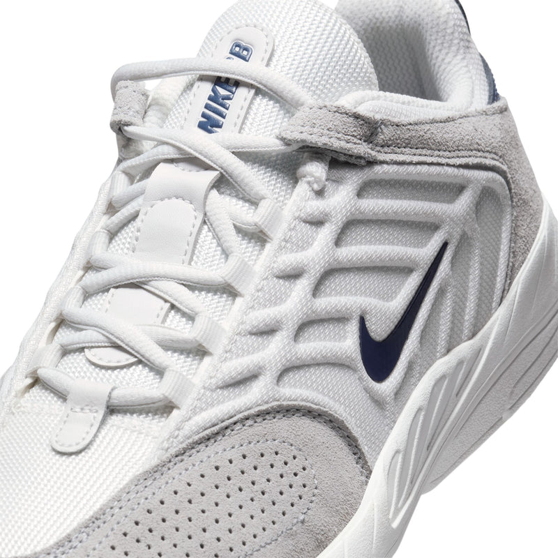 Nike SB Vertebrae Platinum Tint/Midnight Navy-Wolf Grey swoosh detail