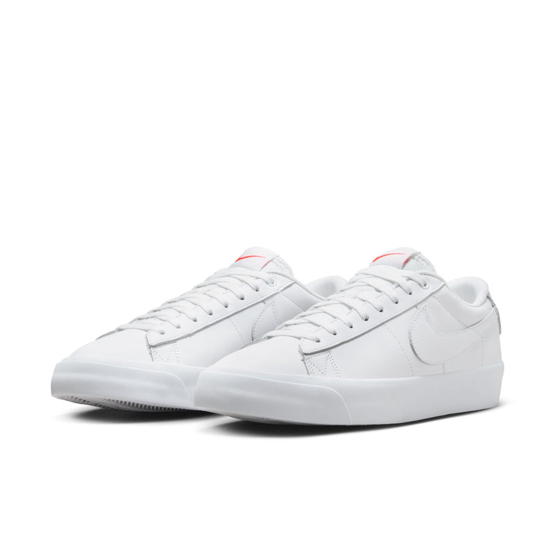 Nike SB Zoom Blazer Low Pro GT ISO White/White pair view