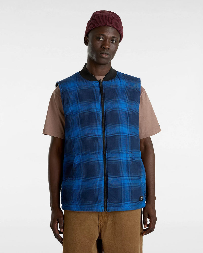 Vans Vest Talbot Reversible Black/True Blue on model