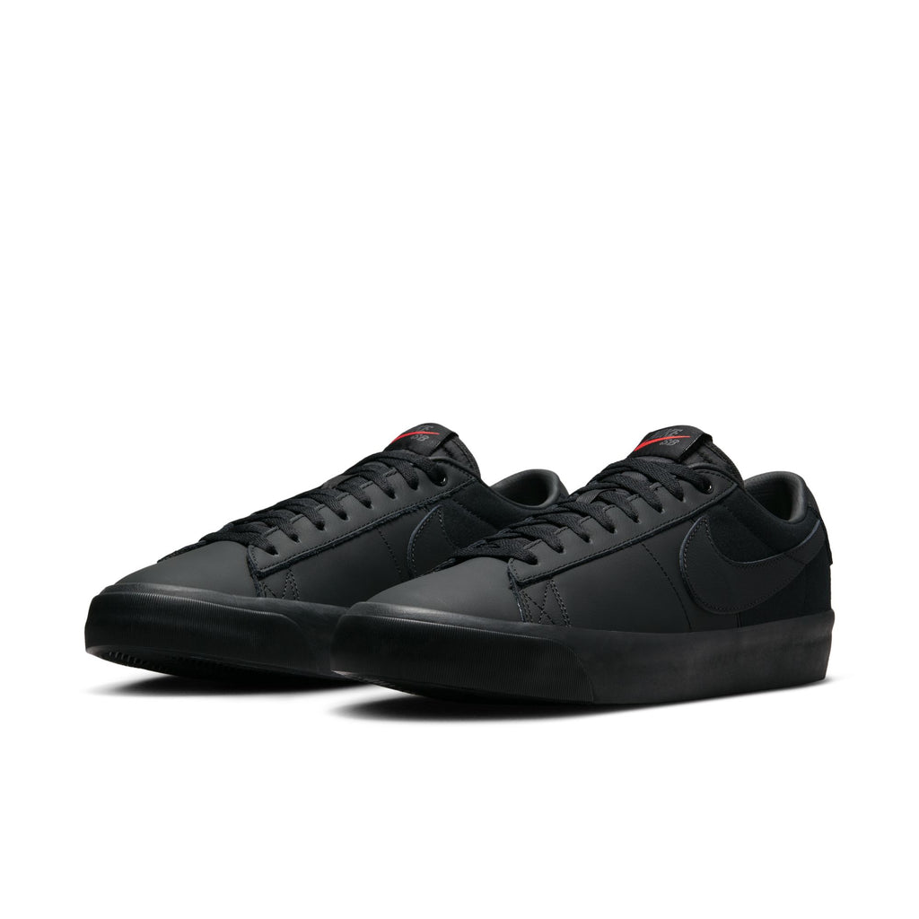 Nike SB Zoom Blazer Low Pro GT ISO "Triple Black" Black/Anthracite/Safety Orange