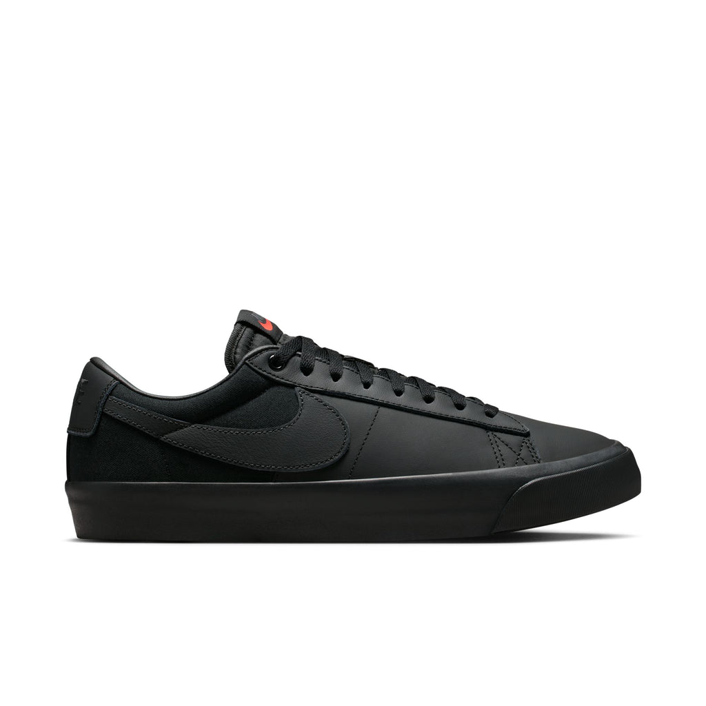 Nike SB Zoom Blazer Low Pro GT ISO "Triple Black" Black/Anthracite/Safety Orange