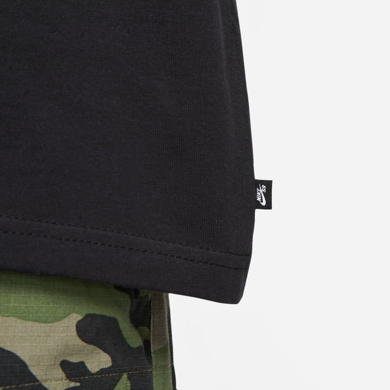 Nike SB T-Shirt Essentials Black woven tag detail